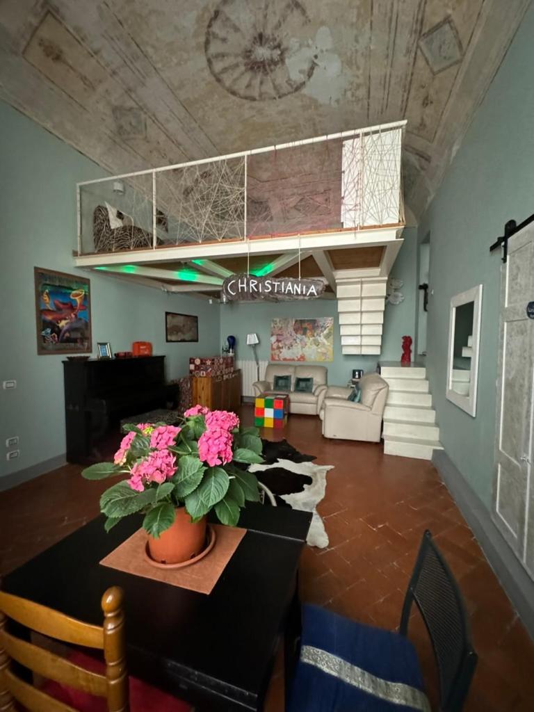 The Smallest Hostel Of フィレンツェ エクステリア 写真